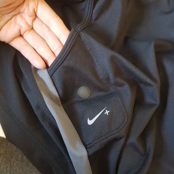 NWOT Women's Nike 3/4 Track Pants Tights + Pockets - Black and Grey - Picture 7 of 8